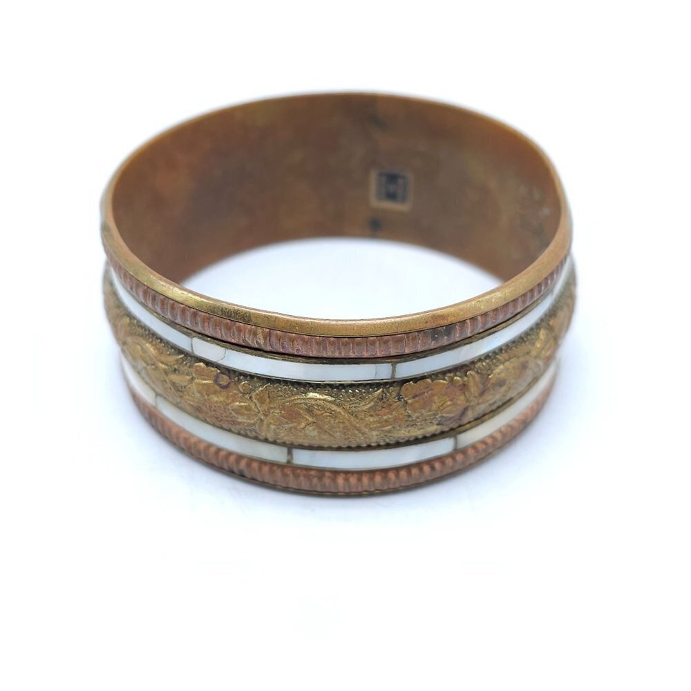 Mother of Pearl Engraved Floral Bangle Bracelet Brass Tone Vintage